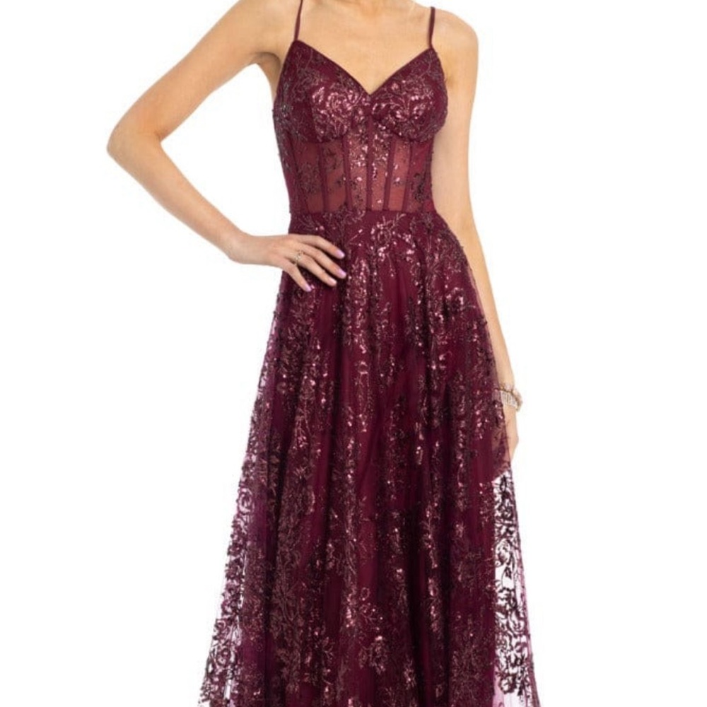 Burgundy Sequin Glitter Corset Ballgown | Size 4 (Bust 32.5” Waist 24”)